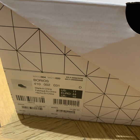 Sport Sneakers - New in Box - Picture 8 of 8